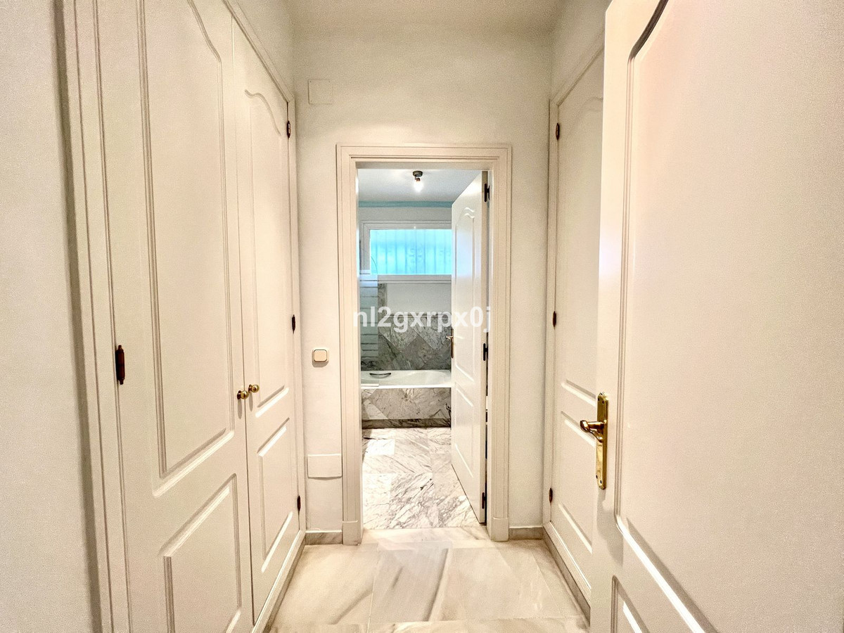 Tussenverdieping Appartement in Bahía de Marbella-29