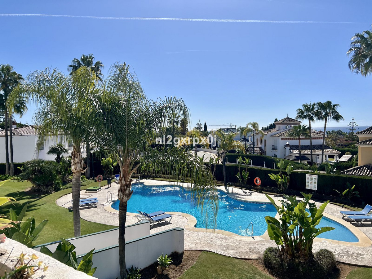 Tussenverdieping Appartement in Bahía de Marbella-3