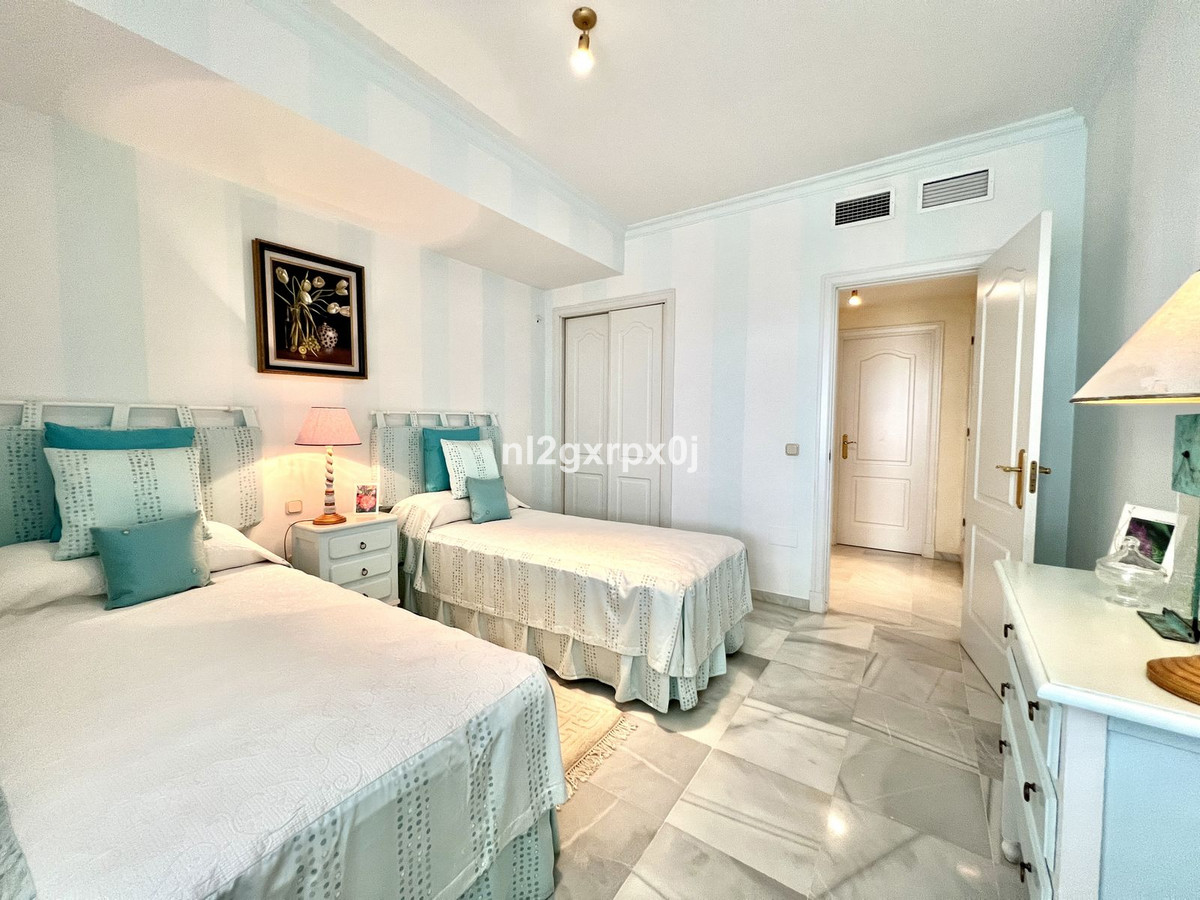 Tussenverdieping Appartement in Bahía de Marbella-32
