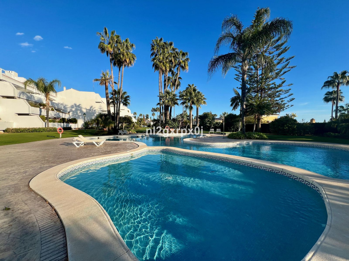 Tussenverdieping Appartement in Bahía de Marbella-7
