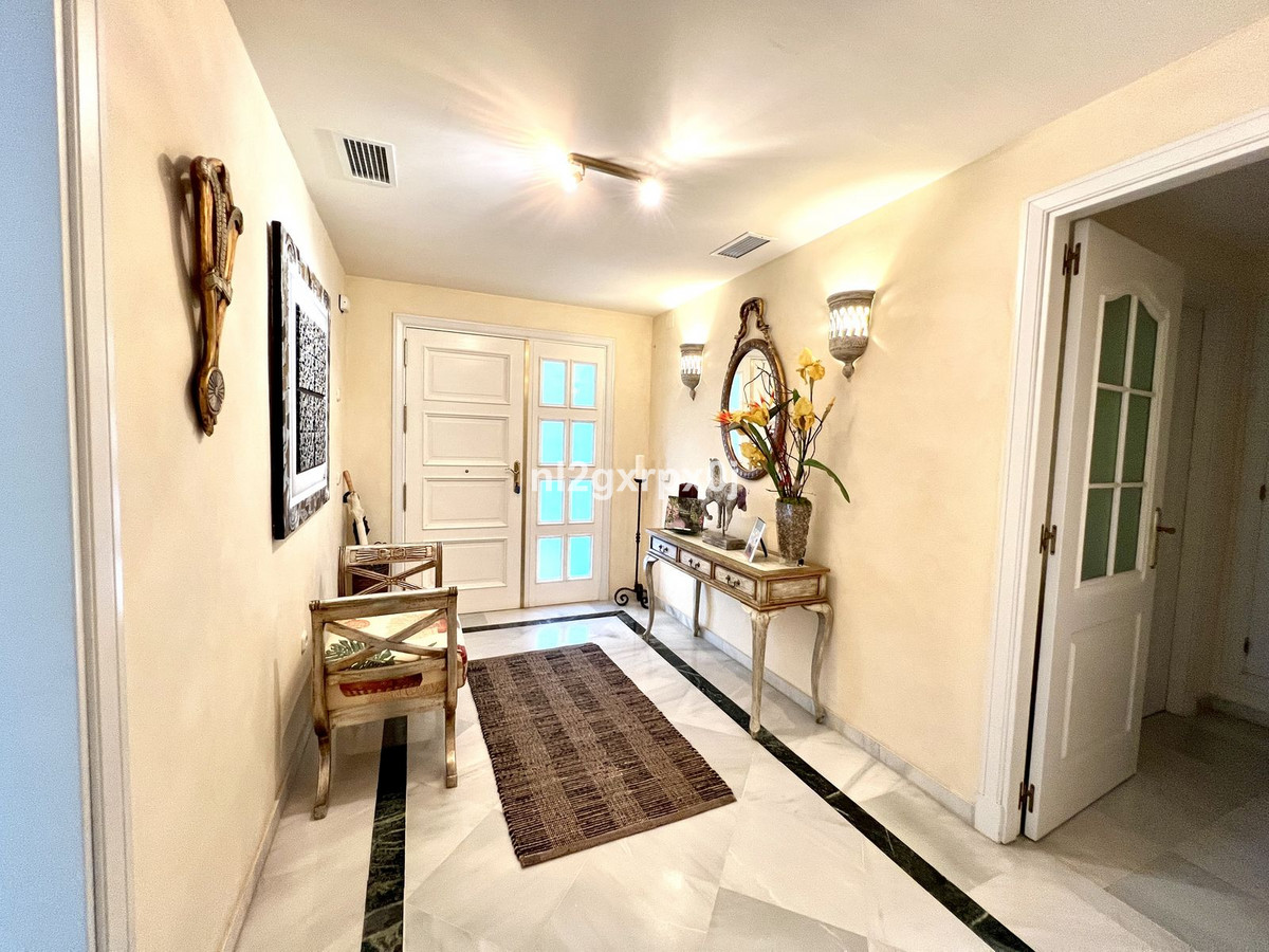 Tussenverdieping Appartement in Bahía de Marbella-8