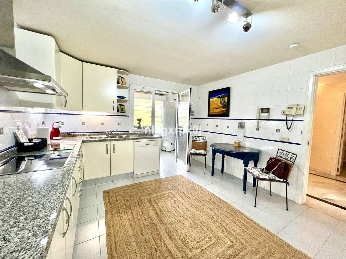Tussenverdieping Appartement in Bahía de Marbella-9