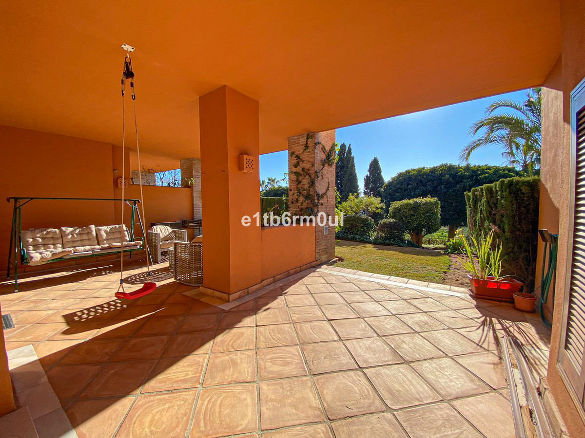 Tussenverdieping Appartement in Bahía de Marbella-10