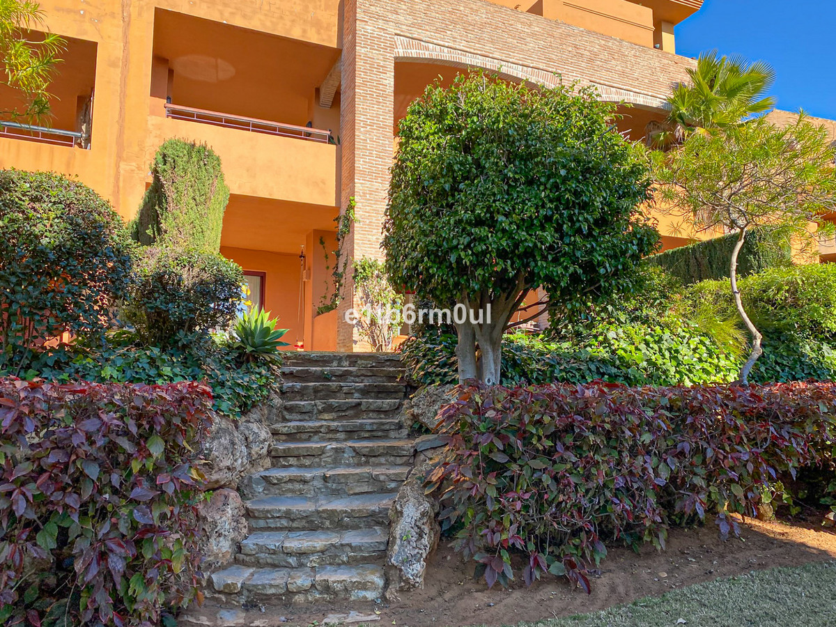Tussenverdieping Appartement in Bahía de Marbella-16