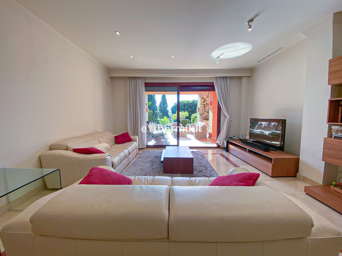 Tussenverdieping Appartement in Bahía de Marbella-17