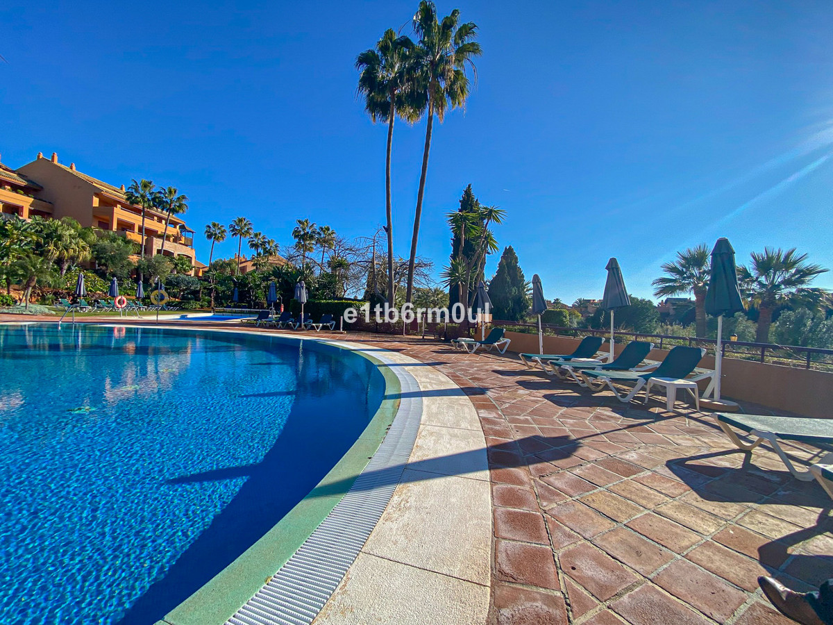 Tussenverdieping Appartement in Bahía de Marbella-20