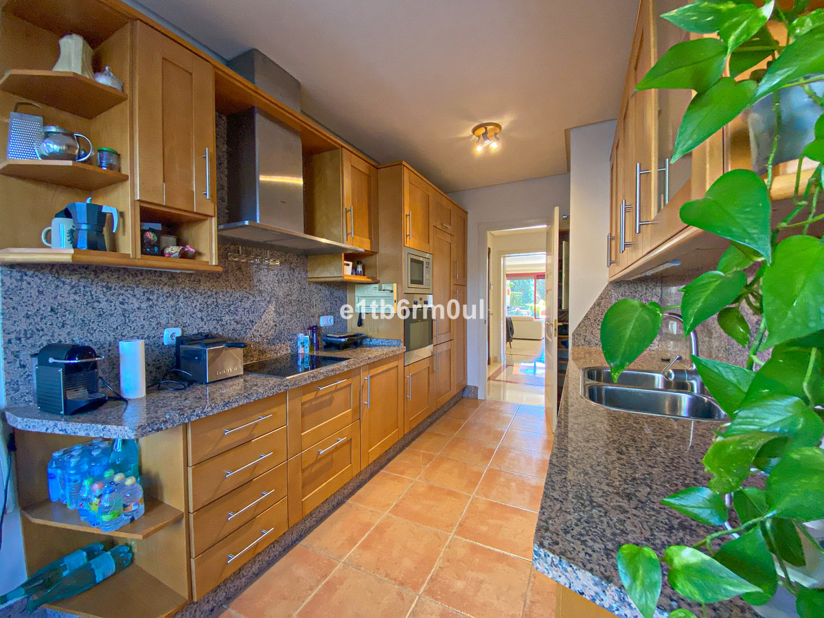Tussenverdieping Appartement in Bahía de Marbella-21