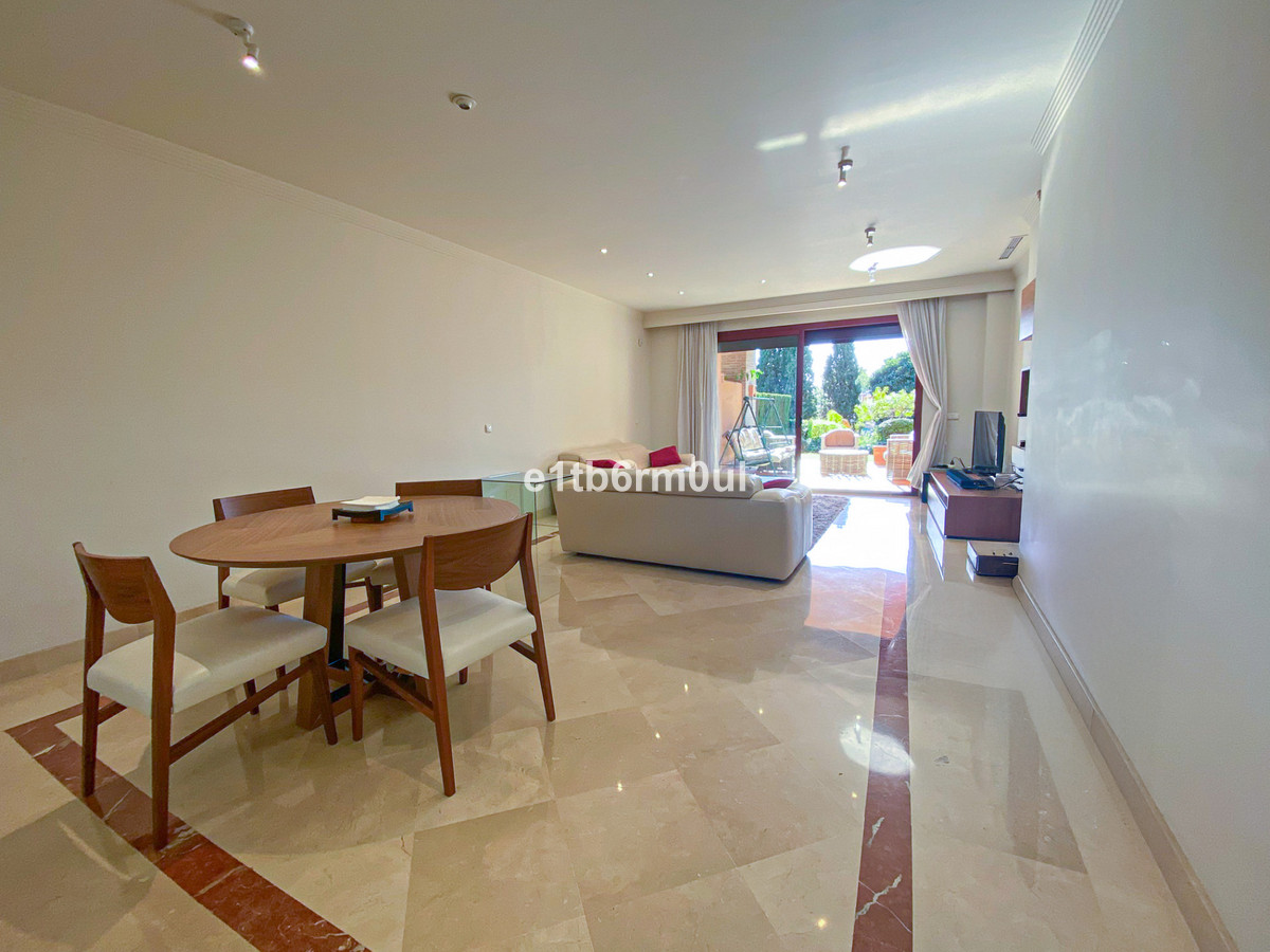 Tussenverdieping Appartement in Bahía de Marbella-3
