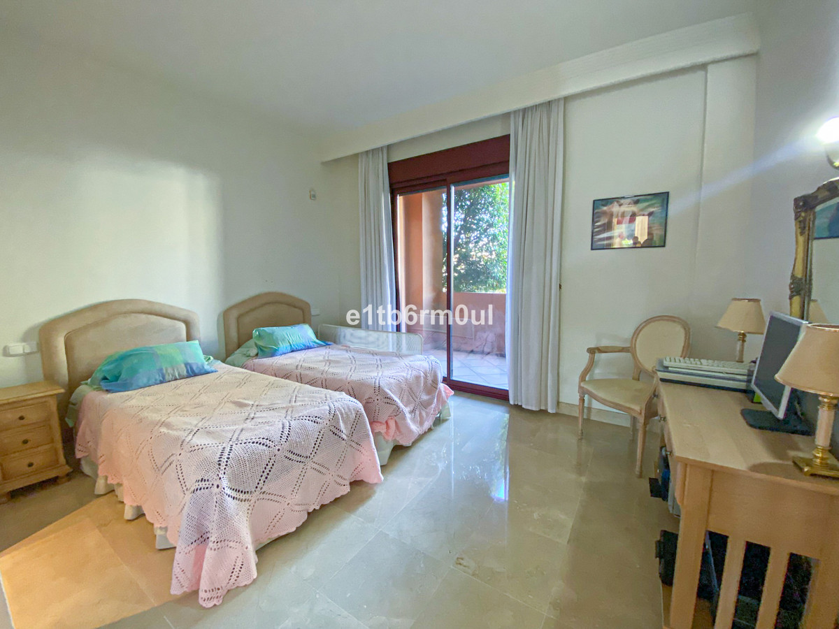 Tussenverdieping Appartement in Bahía de Marbella-5