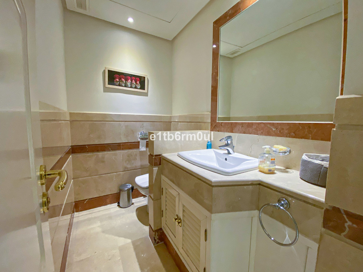 Tussenverdieping Appartement in Bahía de Marbella-8