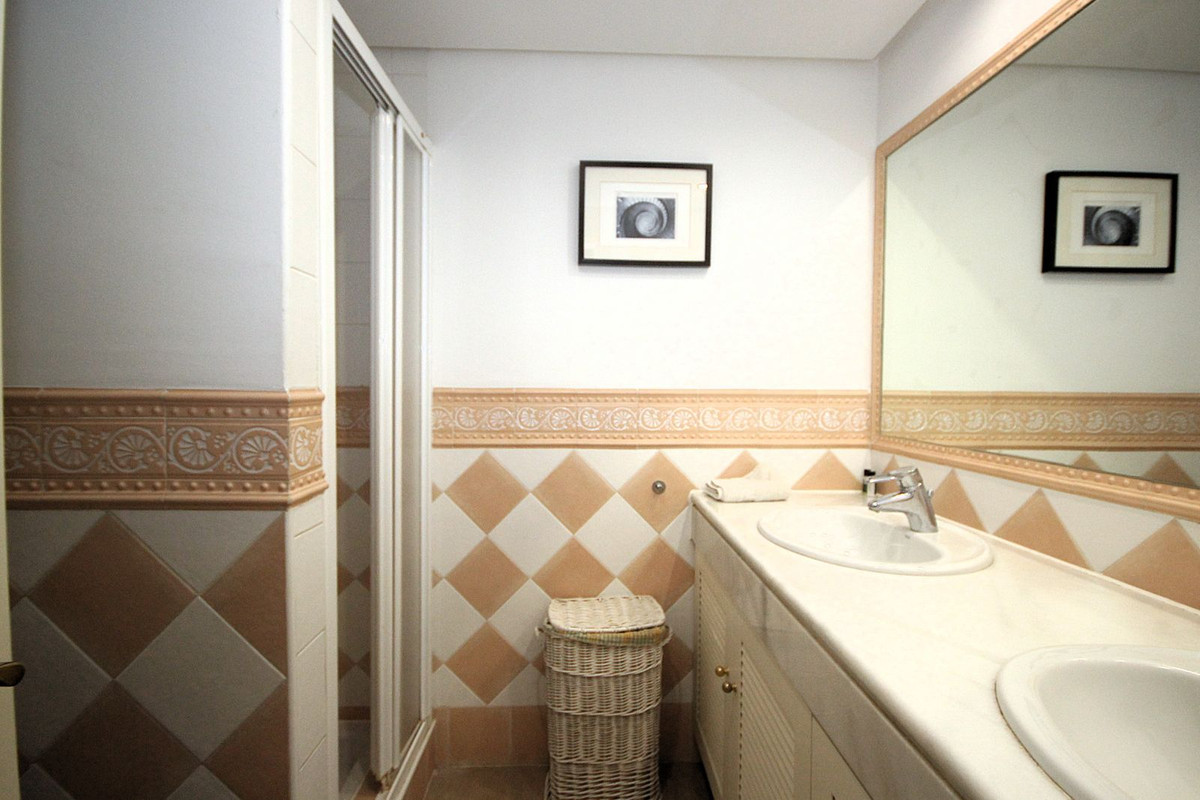 Begane grond appartement in Bahía de Marbella-18