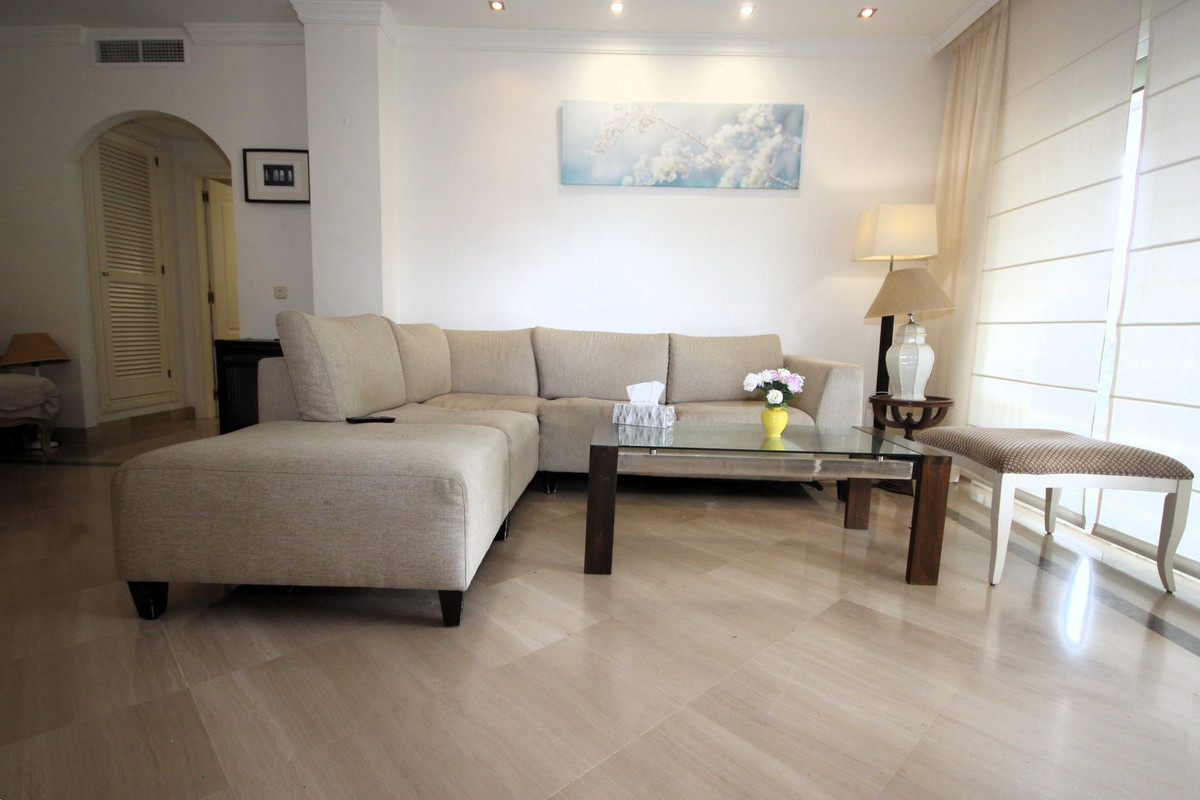 Begane grond appartement in Bahía de Marbella-25