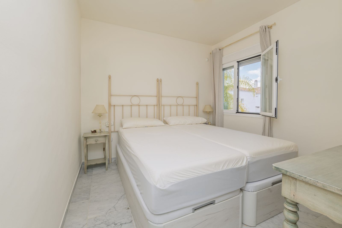 Appartement te koop in Bahía de Marbella | 3 slaapkamers H5038732