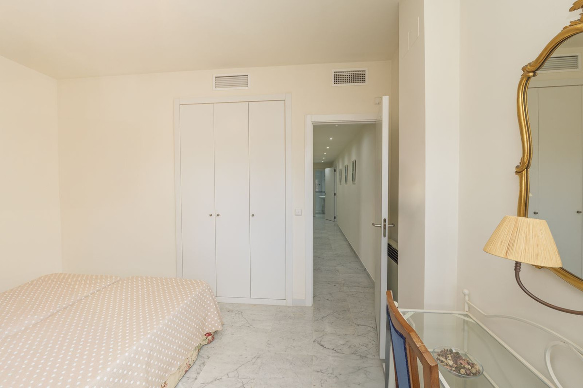 Appartement te koop in Bahía de Marbella | 3 slaapkamers H5038732