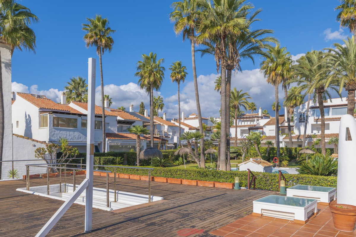 Appartement te koop in Bahía de Marbella | 3 slaapkamers H5038732