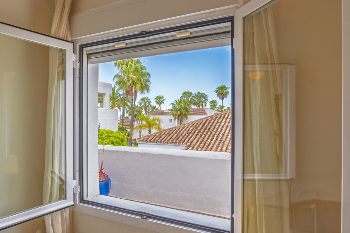 Appartement te koop in Bahía de Marbella | 3 slaapkamers H5038732