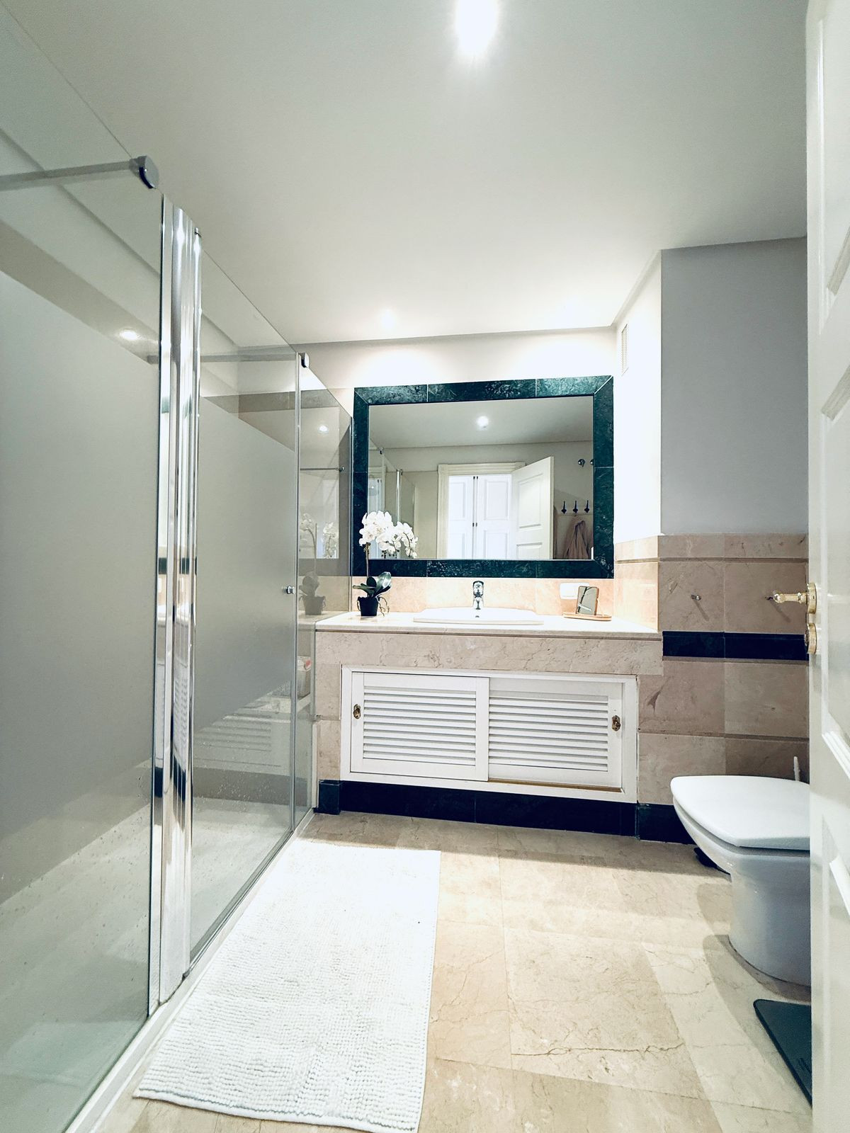 Apartment te koop in Bahía de Marbella | 2 slaapkamers H5071180