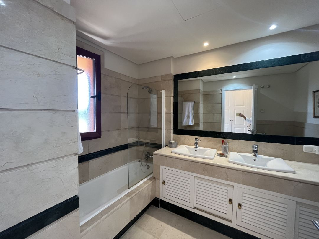 Appartement te koop in Bahía de Marbella | 3 slaapkamers H5074459