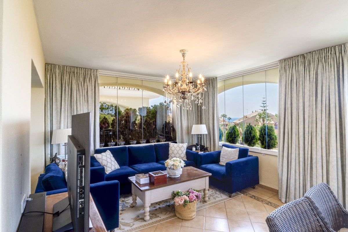 Apartment for sale in Bahía de Marbella | 3 bedrooms H5110738