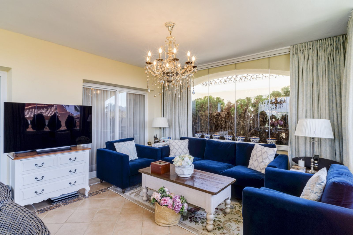 Apartment for sale in Bahía de Marbella | 3 bedrooms H5110738