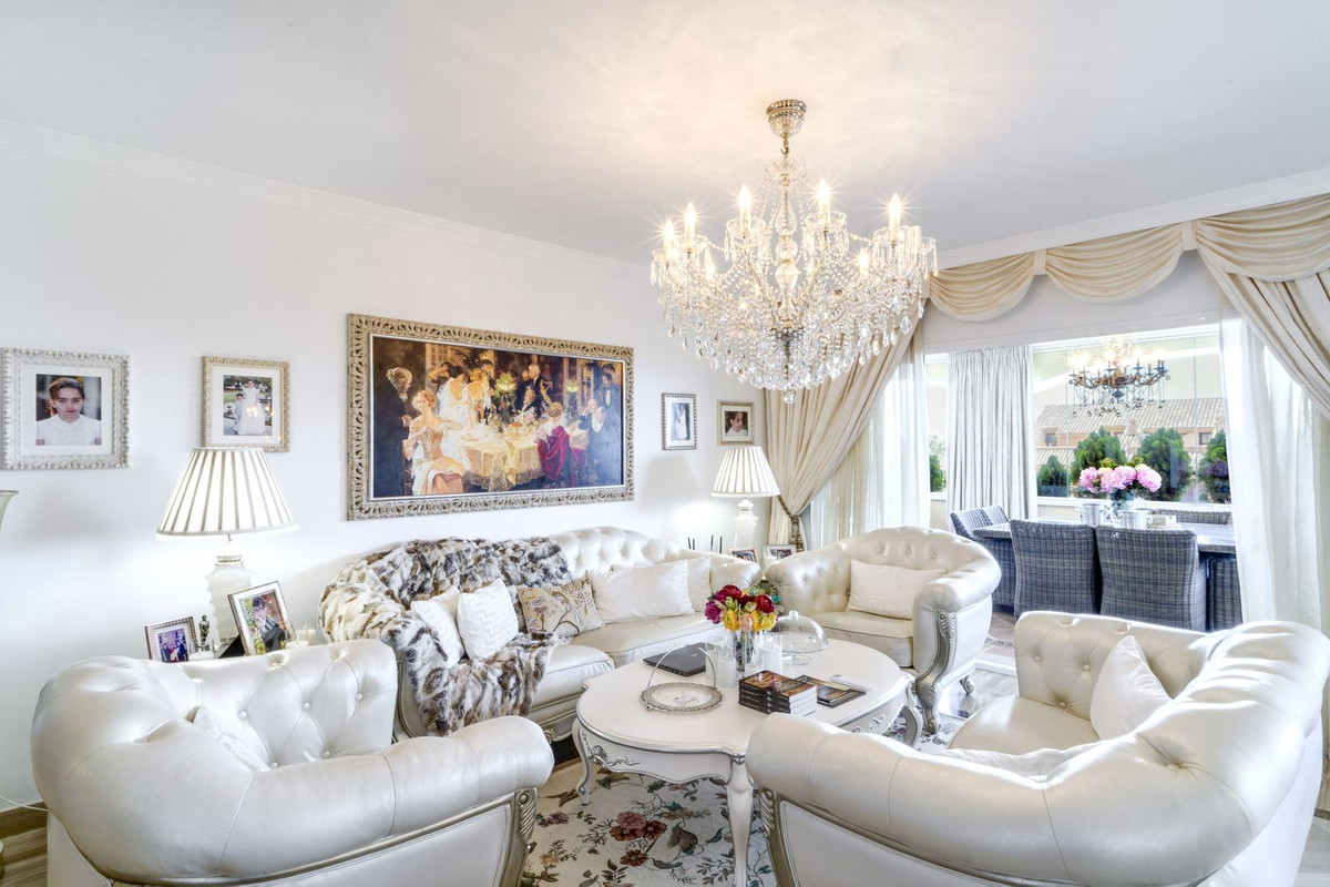 Apartment for sale in Bahía de Marbella | 3 bedrooms H5110738