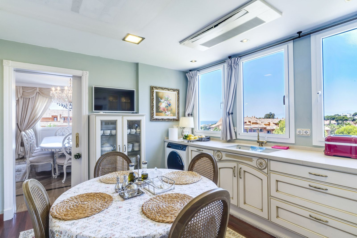 Apartment for sale in Bahía de Marbella | 3 bedrooms H5110738