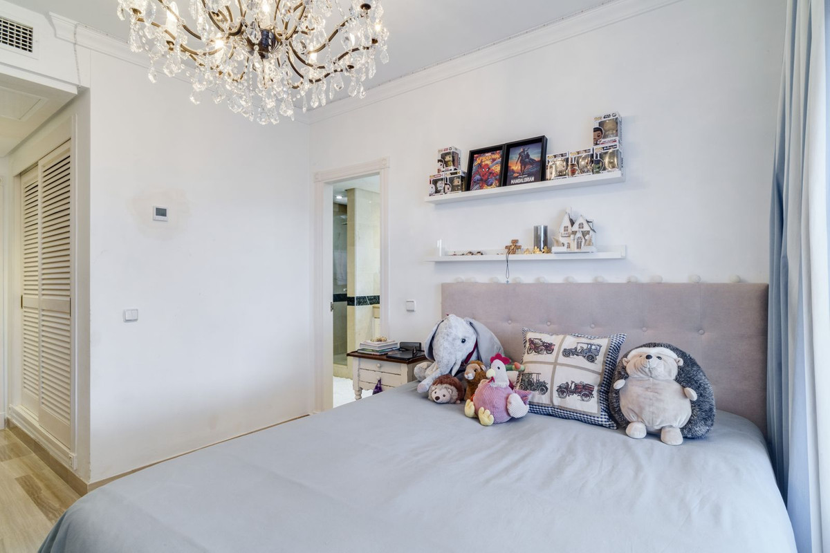 Apartment for sale in Bahía de Marbella | 3 bedrooms H5110738