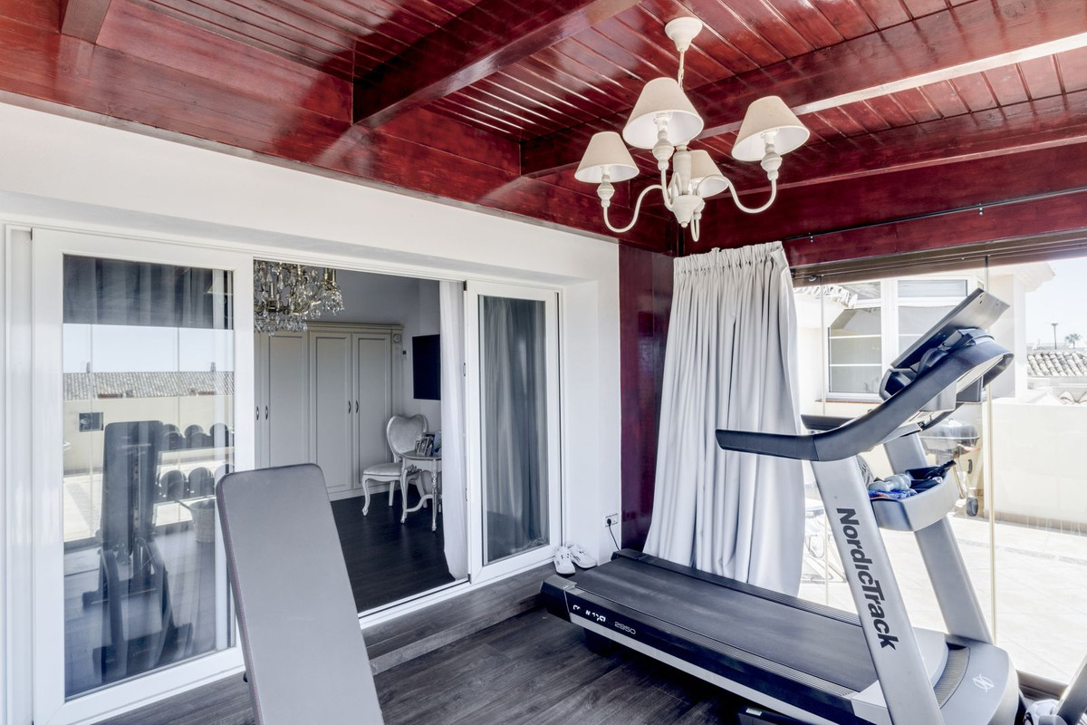 Apartment for sale in Bahía de Marbella | 3 bedrooms H5110738