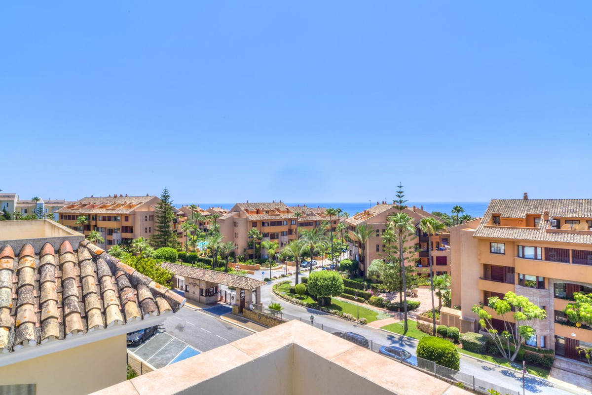 Apartment for sale in Bahía de Marbella | 3 bedrooms H5110738