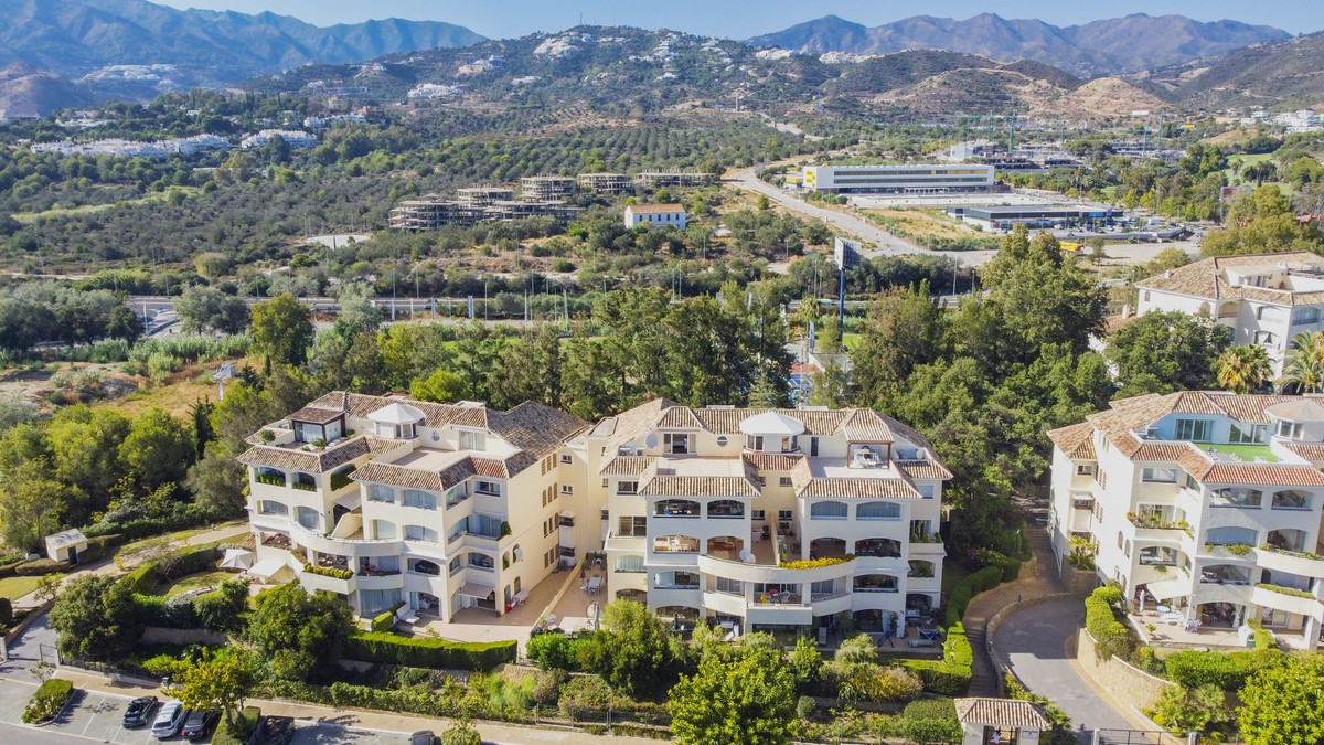 Apartment for sale in Bahía de Marbella | 3 bedrooms H5110738