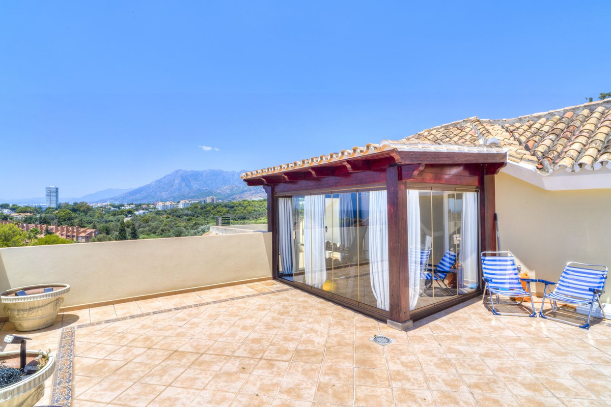 Apartment for sale in Bahía de Marbella | 3 bedrooms H5110738