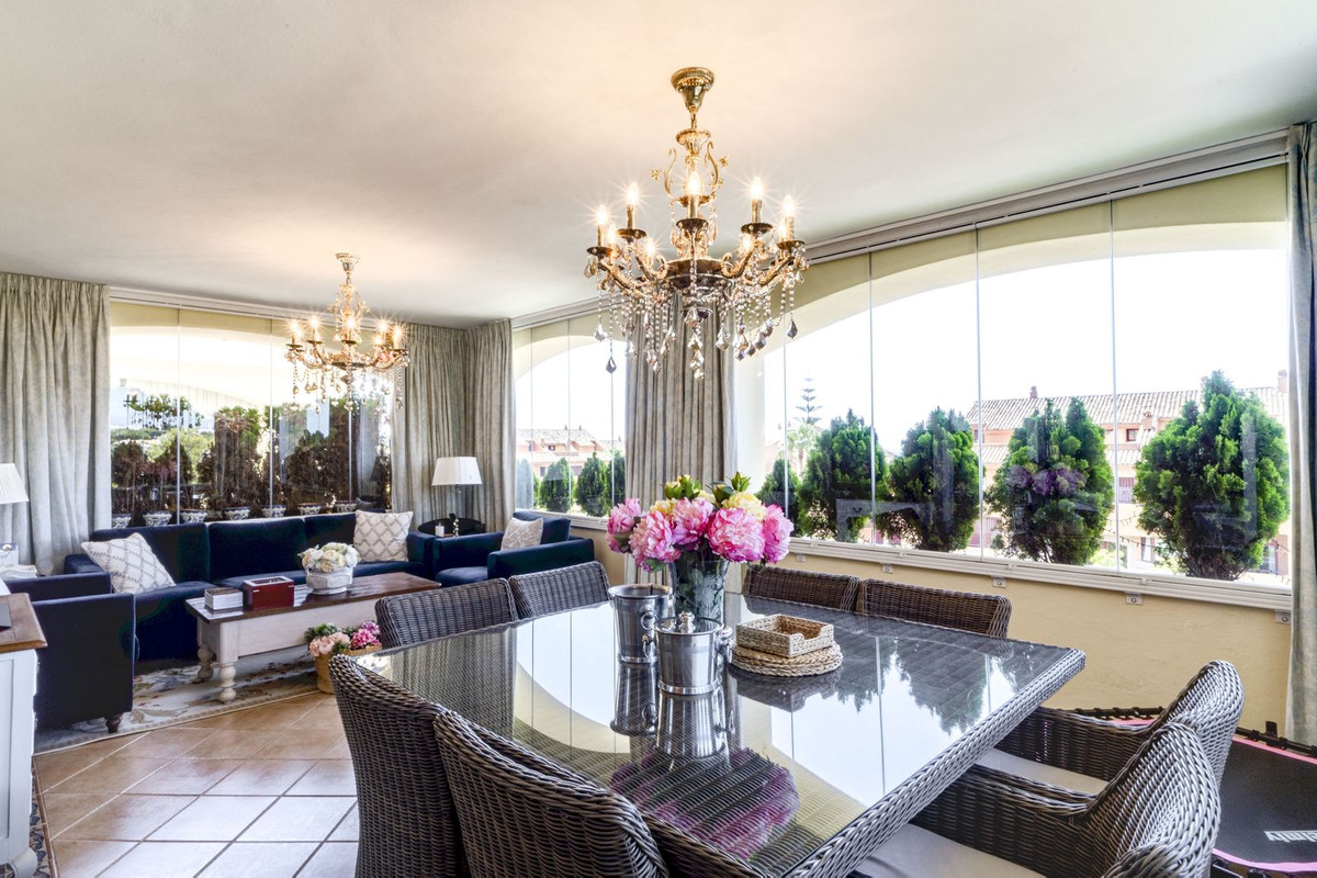 Apartment for sale in Bahía de Marbella | 3 bedrooms H5110738