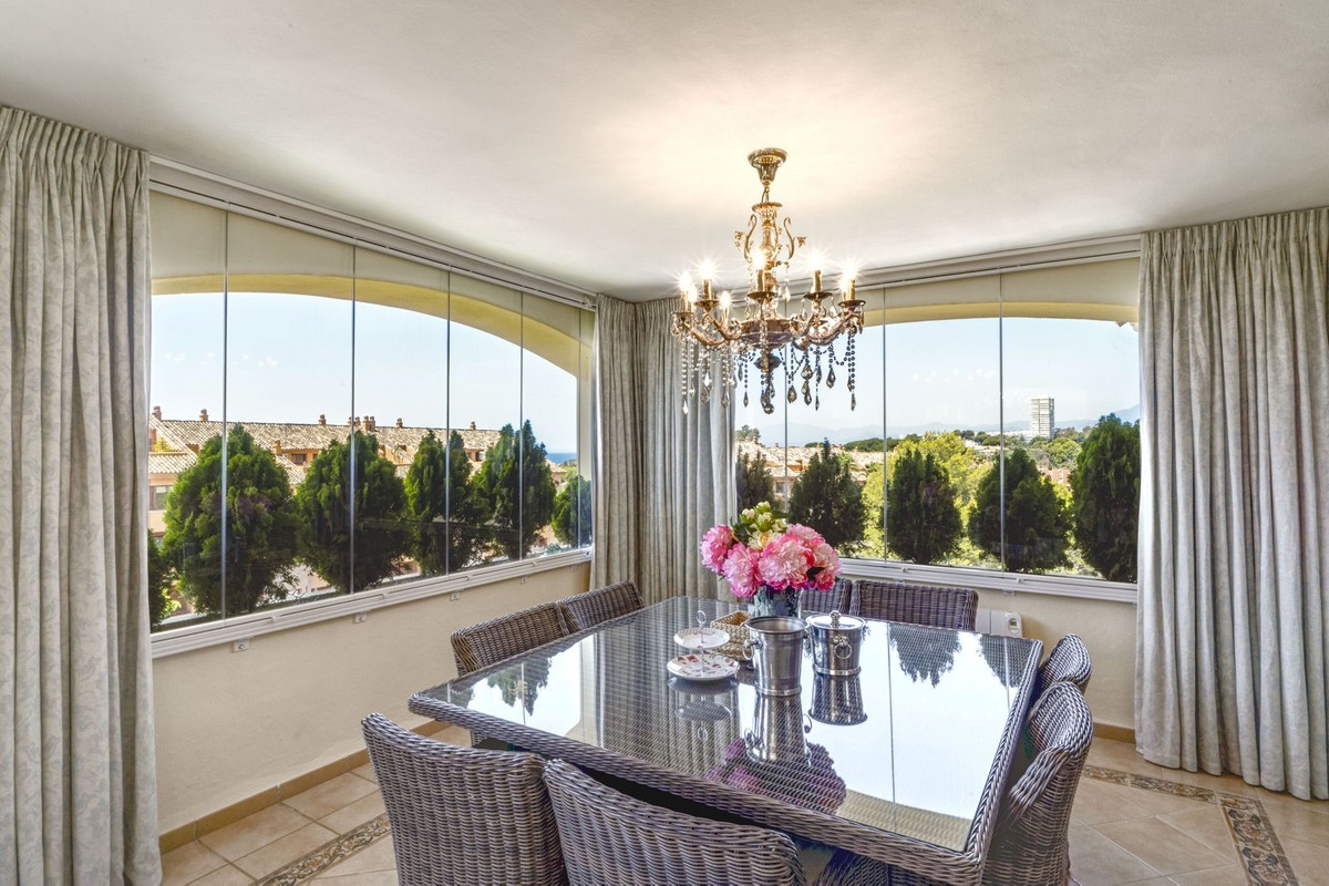 Apartment for sale in Bahía de Marbella | 3 bedrooms H5110738