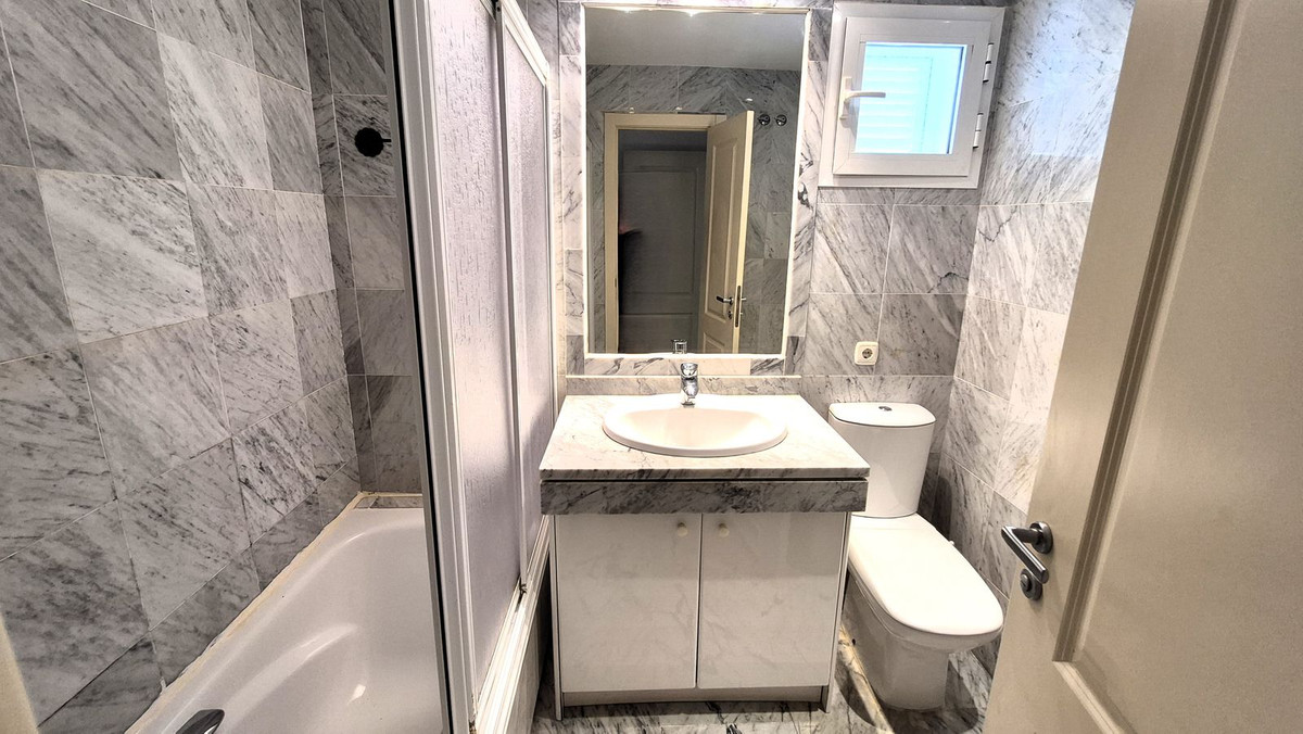Appartement te koop in Bahía de Marbella | 3 slaapkamers H5126917