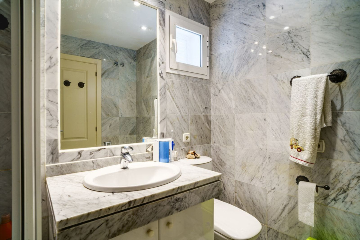 Appartement te koop in Bahía de Marbella | 3 slaapkamers H5126917