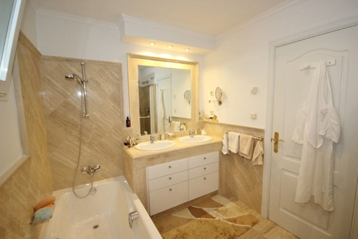 Appartement te koop in Bahía de Marbella | 2 slaapkamers H5129614