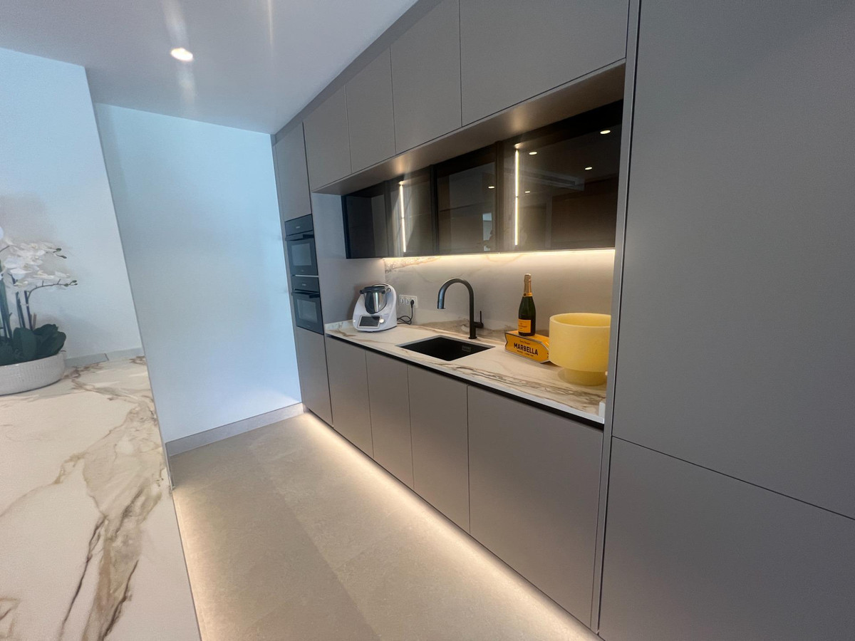 Appartement te koop in Bahía de Marbella | 3 slaapkamers H5130448