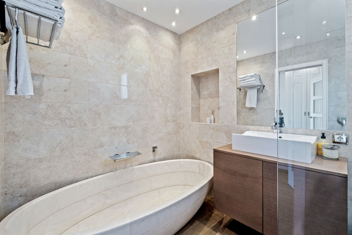 Huis te koop in Bahía de Marbella | 4 slaapkamers H5137585