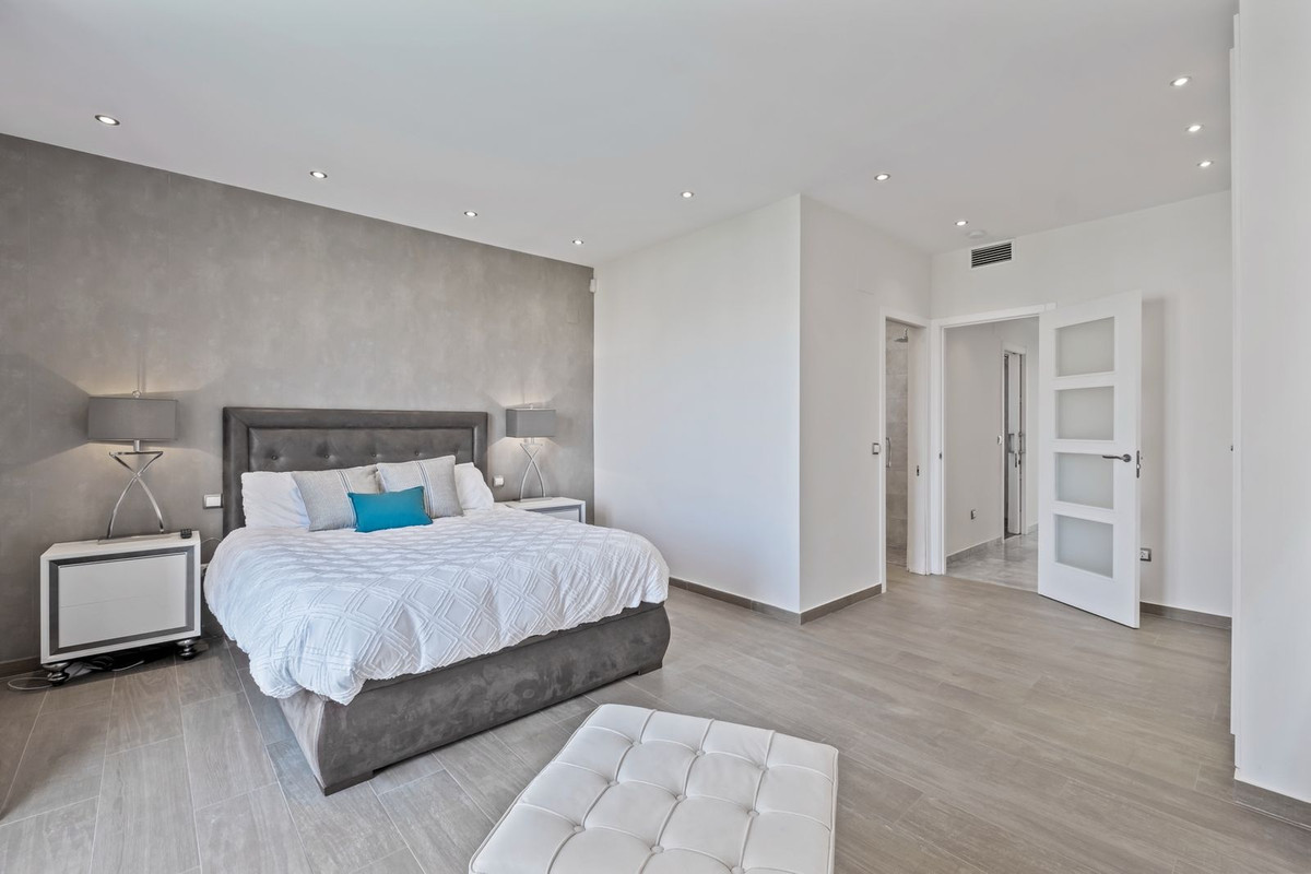 Huis te koop in Bahía de Marbella | 4 slaapkamers H5137585