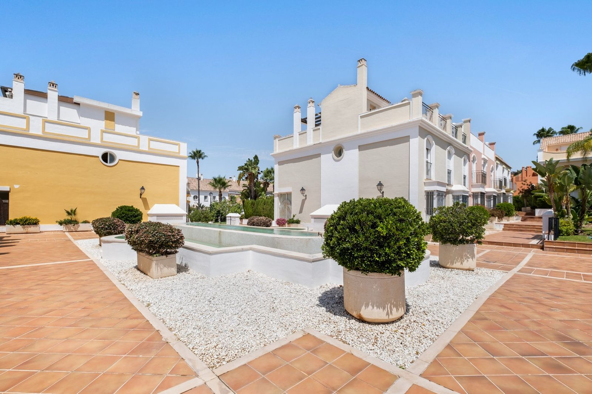 Huis te koop in Bahía de Marbella | 4 slaapkamers H5137585