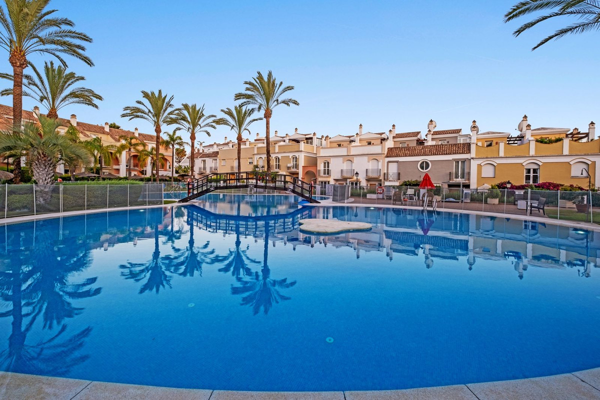 Huis te koop in Bahía de Marbella | 4 slaapkamers H5137585