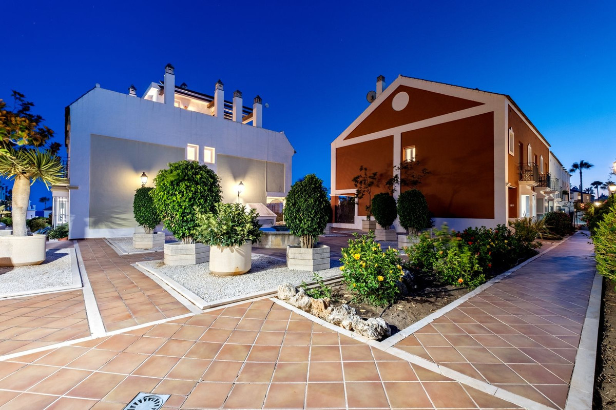 Huis te koop in Bahía de Marbella | 4 slaapkamers H5137585