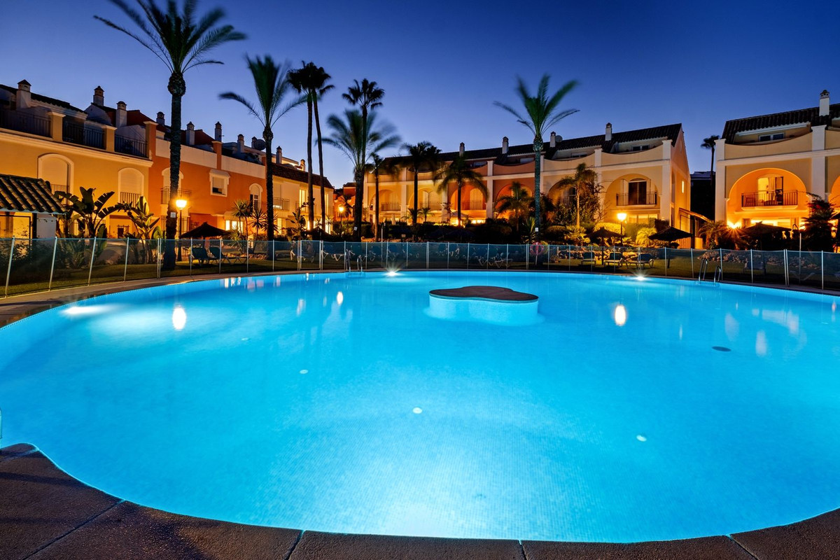 Huis te koop in Bahía de Marbella | 4 slaapkamers H5137585