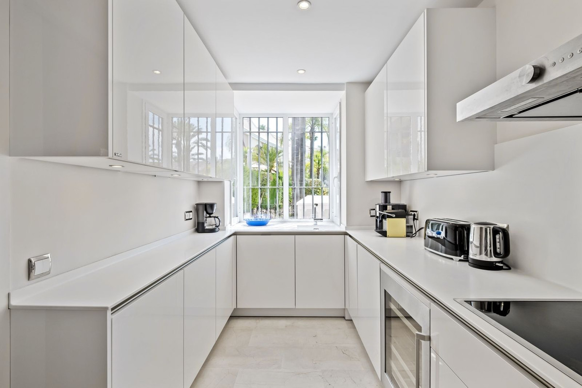 Huis te koop in Bahía de Marbella | 4 slaapkamers H5137585