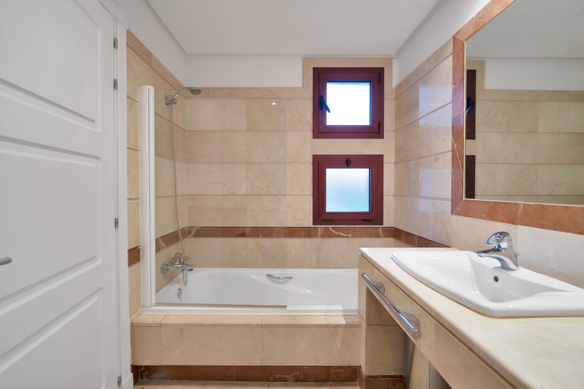 Appartement te koop in Bahía de Marbella | 3 slaapkamers H5304808