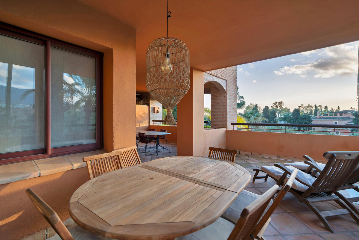 Appartement te koop in Bahía de Marbella | 3 slaapkamers H5304808