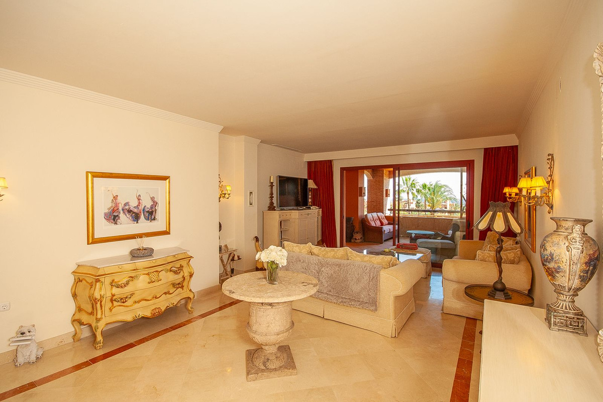 Appartement te koop in Bahía de Marbella | 2 slaapkamers H5372803