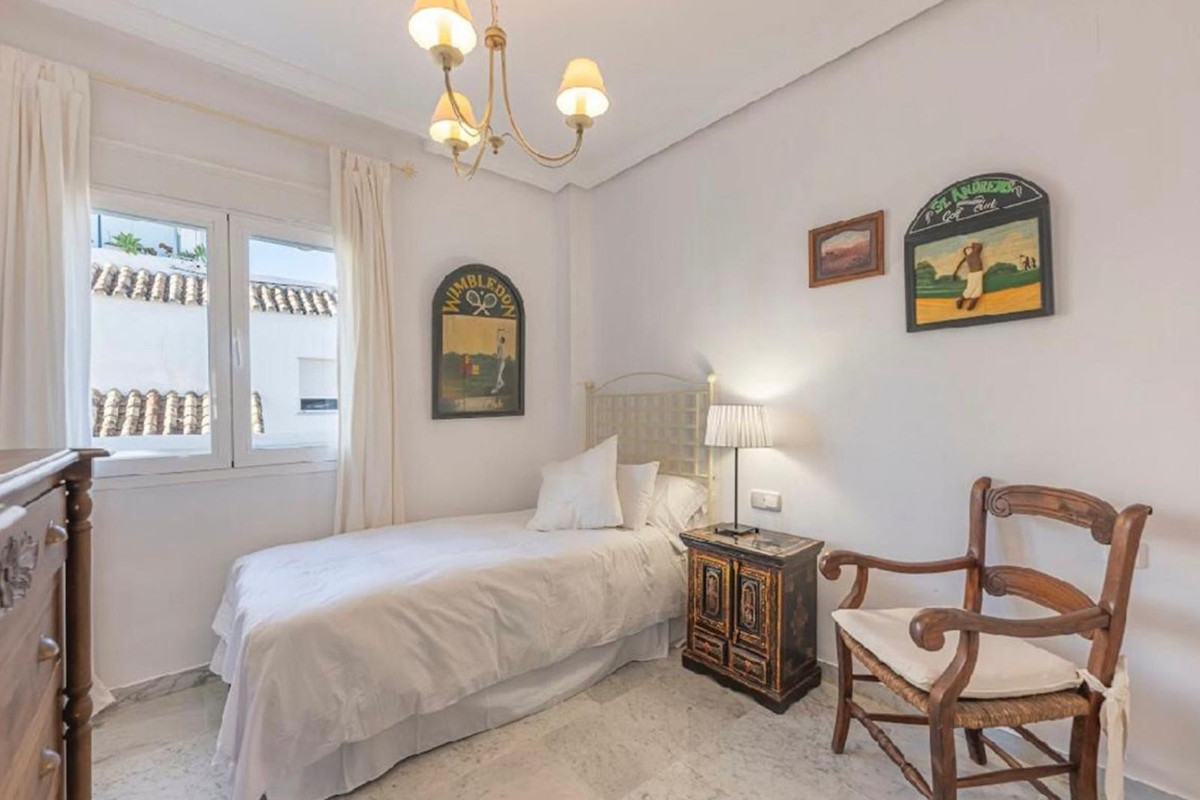 Appartement te koop in Bahía de Marbella | 4 slaapkamers H5402458