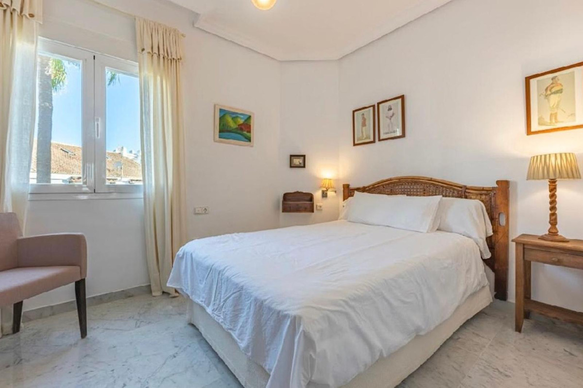 Appartement te koop in Bahía de Marbella | 4 slaapkamers H5402458
