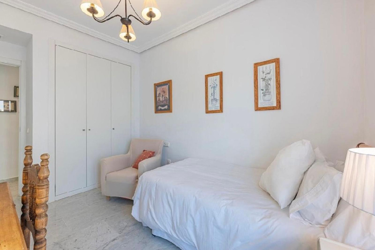 Appartement te koop in Bahía de Marbella | 4 slaapkamers H5402458